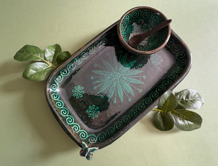 Charola rectangular de barro vidriado con pajaritos y mini bowl