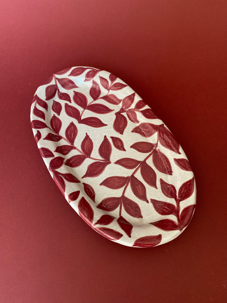 Charola de Talavera diseño hojas