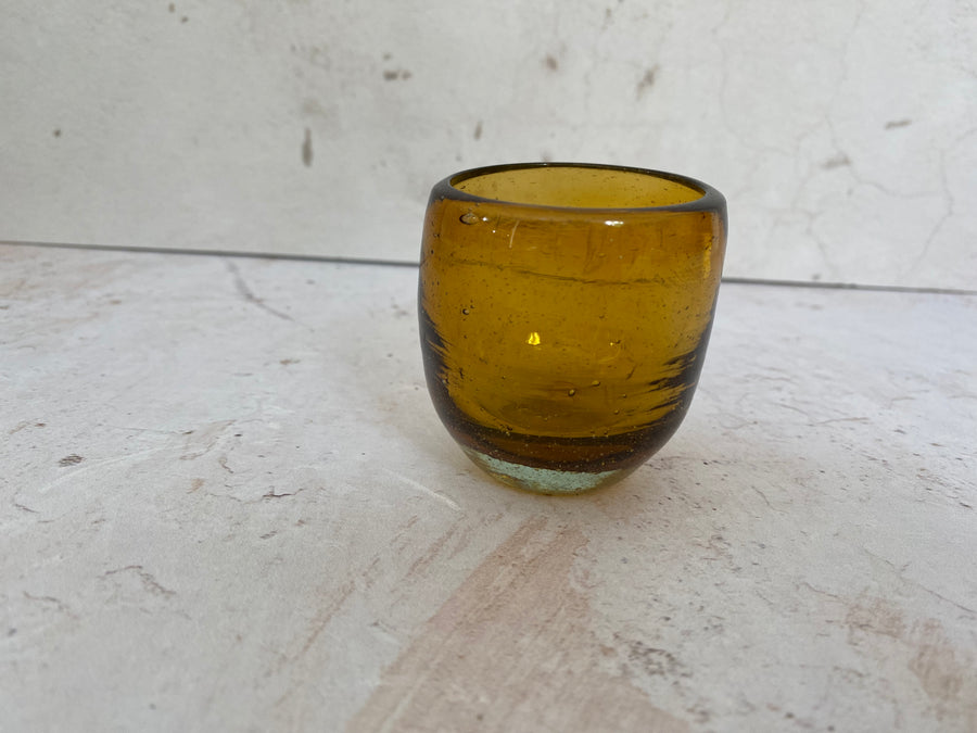 Vaso mezcalero de vidrio soplado